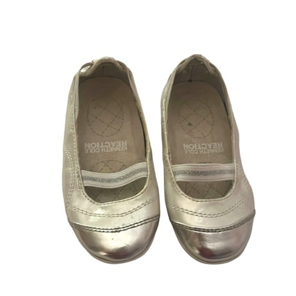 Kenneth Cole Reaction Girl’s Silver Pearl Flats Shoes Happy Space 2 Size 7